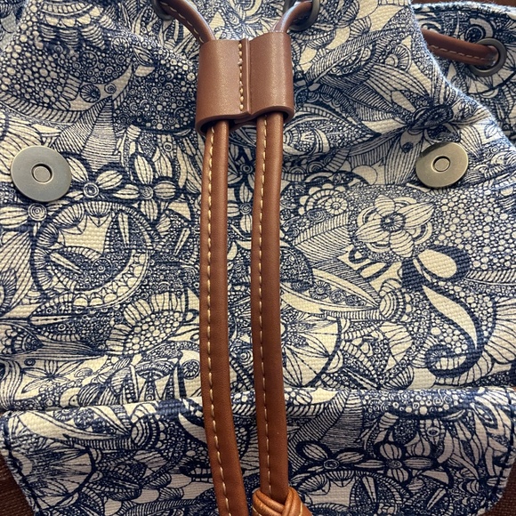 Sakroots euc backpack with matching pouch and owl tassel keychain main image 12